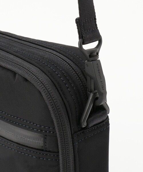 JOSEPH（ジョセフ）の「【PELLE MORBIDA】ショルダーバッグ（ショルダーバッグ・メンズ・ブラック系・F）」の4枚目の写真