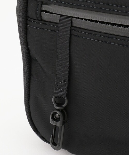 JOSEPH（ジョセフ）の「【PELLE MORBIDA】ショルダーバッグ（ショルダーバッグ・メンズ・ブラック系・F）」の7枚目の写真