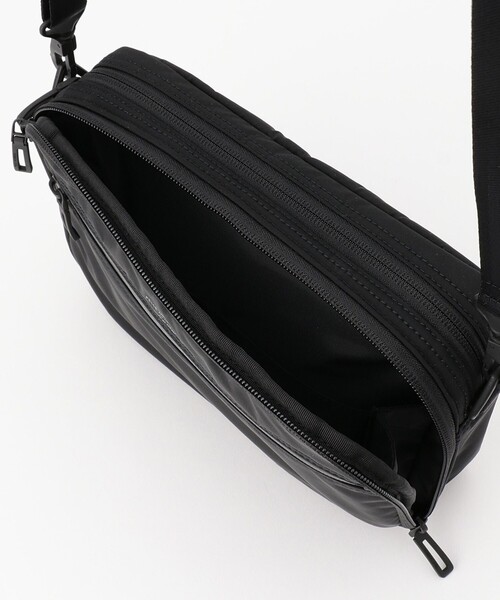 JOSEPH（ジョセフ）の「【PELLE MORBIDA】ショルダーバッグ（ショルダーバッグ・メンズ・ブラック系・F）」の9枚目の写真