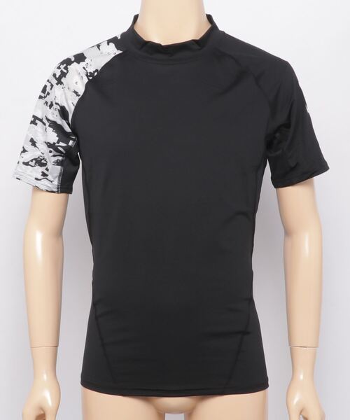 UNDER ARMOUR（アンダーアーマー）の「UAヒートギアアーマー ショートスリーブ ノベルティ（トレーニング/MEN）（Tシャツ/カットソー・メンズ・ネイビー/ブラック/ブラック×グリーン/ホワイト・MD/XL/LG/SM/3XL/XXL）」の2枚目の写真