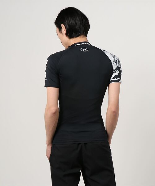UNDER ARMOUR（アンダーアーマー）の「UAヒートギアアーマー ショートスリーブ ノベルティ（トレーニング/MEN）（Tシャツ/カットソー・メンズ・ネイビー/ブラック/ブラック×グリーン/ホワイト・MD/XL/LG/SM/3XL/XXL）」の7枚目の写真