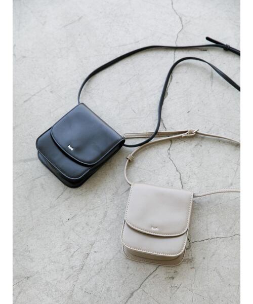 koe（コエ）の「フラップミニショルダーポーチ＊（ショルダーバッグ・レディース・ブラック/ライトピンク/グレイッシュベージュ・FREE）」の16枚目の写真