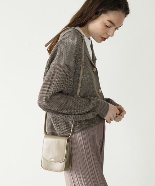 koe（コエ）の「フラップミニショルダーポーチ＊（ショルダーバッグ・レディース・ブラック/ライトピンク/グレイッシュベージュ・FREE）」の3枚目の写真