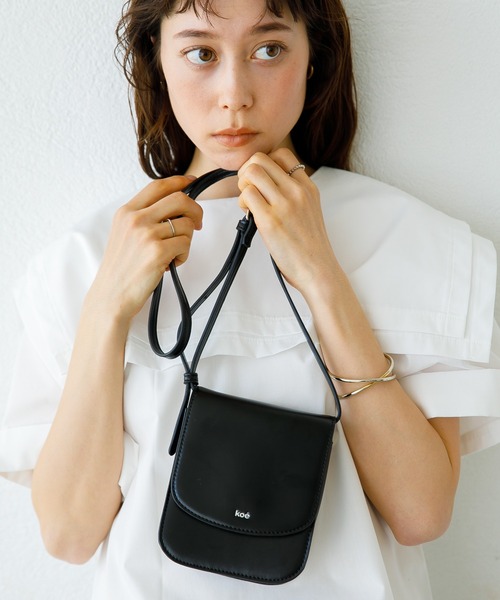 koe（コエ）の「フラップミニショルダーポーチ＊（ショルダーバッグ・レディース・ブラック/ライトピンク/グレイッシュベージュ・FREE）」の18枚目の写真