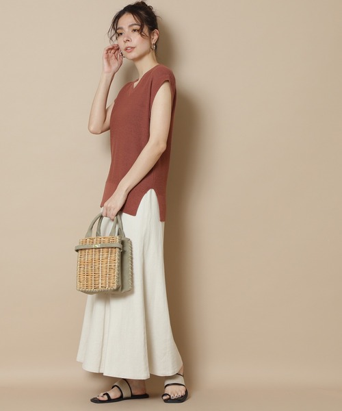 N.（N. Natural Beauty Basic）（エヌエヌナチュラルビューティーベーシック）の「◆スリーブレスＶネックニット（ニット/セーター・レディース・ブラック/ベージュ/テラコッタ・MEDIUM）」の7枚目の写真