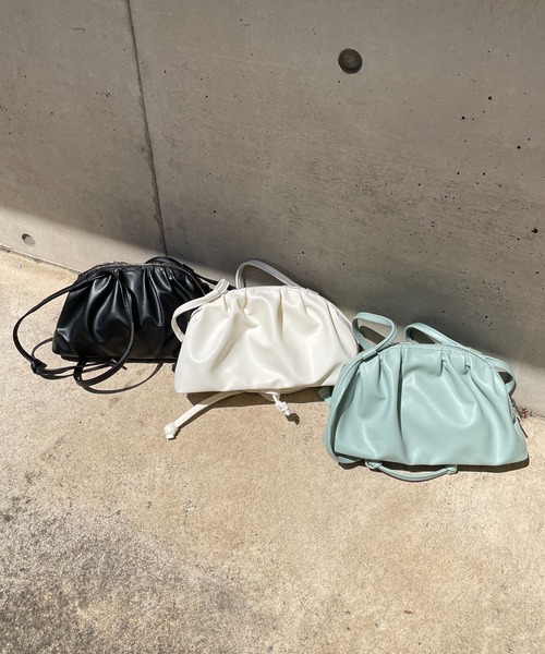 SPIRALGIRL（スパイラルガール）の「ギャザーショルダーバッグ（ショルダーバッグ・レディース・ブラック/オフホワイト/グリーン・FREE）」の12枚目の写真