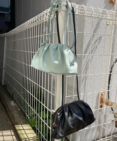 SPIRALGIRL（スパイラルガール）の「ギャザーショルダーバッグ（ショルダーバッグ・レディース・ブラック/オフホワイト/グリーン・FREE）」の4枚目の写真