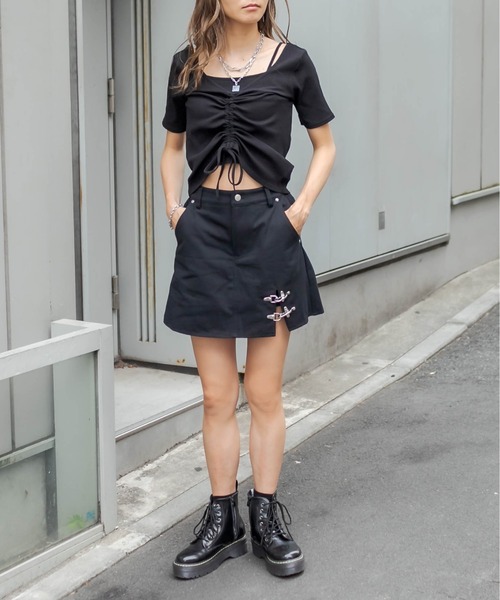 RASVOA（ラスボア）の「ファイヤーバックルミニスカート（スカート・レディース・ブラック/ベージュ/オフホワイト・FREE）」の4枚目の写真