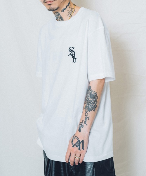 Subciety（サブサエティ）の「CROWD S/S（Tシャツ/カットソー・メンズ・ホワイト×ブルー/ブラック×ブラック/ブラック×イエロー/グレー/パープル系その他/ブラック×ブルー/スミクロ/ブルー/ホワイト/ブラック・SMALL/MEDIUM/LARGE/X-LARGE/XX-LARGE）」の2枚目の写真