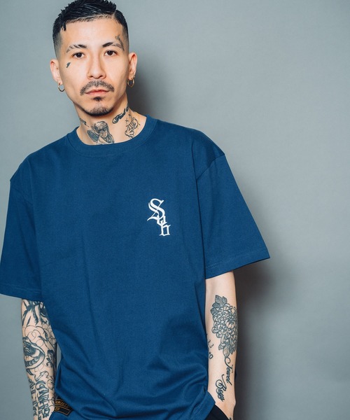 Subciety（サブサエティ）の「CROWD S/S（Tシャツ/カットソー・メンズ・ホワイト×ブルー/ブラック×ブラック/ブラック×イエロー/グレー/パープル系その他/ブラック×ブルー/スミクロ/ブルー/ホワイト/ブラック・SMALL/MEDIUM/LARGE/X-LARGE/XX-LARGE）」の9枚目の写真