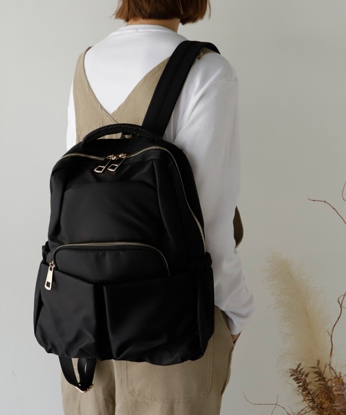 VitaFelice（ヴィータフェリーチェ）の「10ポケットナイロンリュックサック（バックパック/リュック・レディース・グレー/ブラック/ベージュ系その他・FREE）」の4枚目の写真