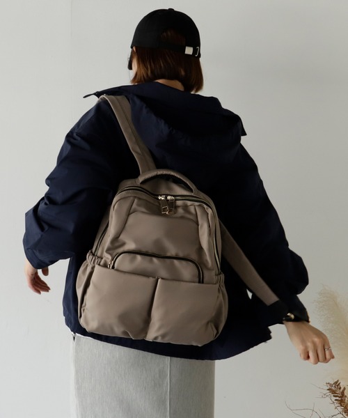 VitaFelice（ヴィータフェリーチェ）の「10ポケットナイロンリュックサック（バックパック/リュック・レディース・グレー/ブラック/ベージュ系その他・FREE）」の5枚目の写真