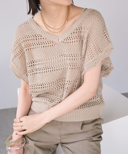 ＡＮＤＪ（アンドジェイ）の「2枚セット透かし編み背中レースアップニットトップス＆キャミ（ニット/セーター・レディース・ベージュ系その他/グレイッシュベージュ/ブラック・M）」の3枚目の写真