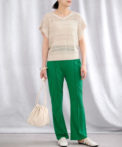 ＡＮＤＪ（アンドジェイ）の「2枚セット透かし編み背中レースアップニットトップス＆キャミ（ニット/セーター・レディース・ベージュ系その他/グレイッシュベージュ/ブラック・M）」の4枚目の写真