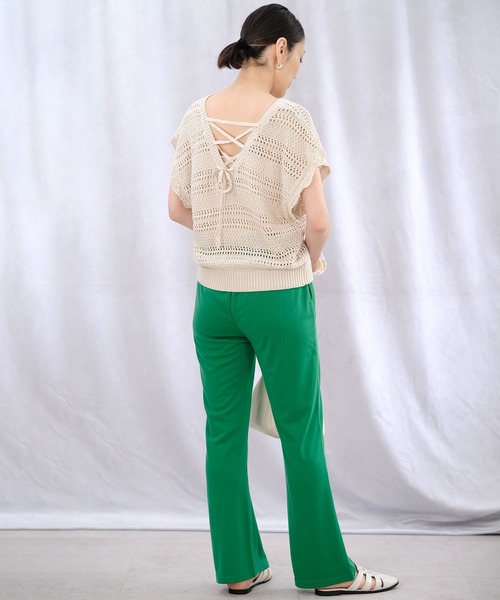 ＡＮＤＪ（アンドジェイ）の「2枚セット透かし編み背中レースアップニットトップス＆キャミ（ニット/セーター・レディース・ベージュ系その他/グレイッシュベージュ/ブラック・M）」の5枚目の写真