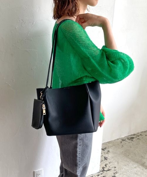 CAPRICIEUX LE'MAGE（カプリシューレマージュ）の「1枚仕立ソフトトートバッグ（トートバッグ・レディース・ブラック/カーキ/アイボリー・ONE SIZE）」の3枚目の写真