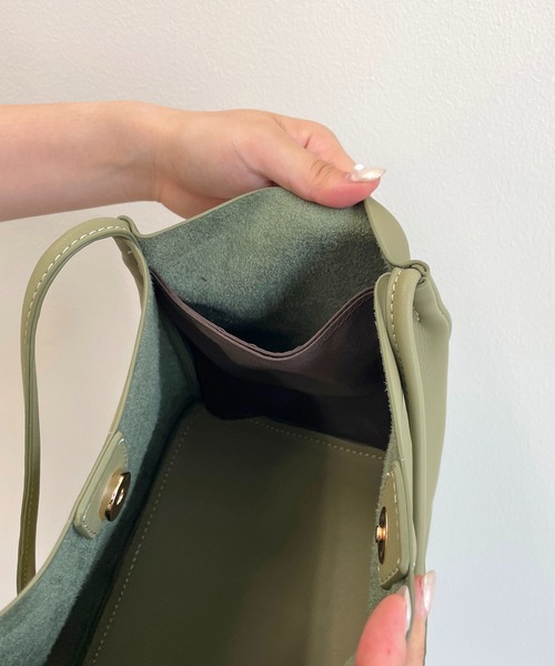 CAPRICIEUX LE'MAGE（カプリシューレマージュ）の「1枚仕立ソフトトートバッグ（トートバッグ・レディース・ブラック/カーキ/アイボリー・ONE SIZE）」の9枚目の写真