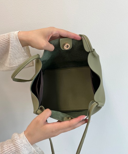 CAPRICIEUX LE'MAGE（カプリシューレマージュ）の「1枚仕立ソフトトートバッグ（トートバッグ・レディース・ブラック/カーキ/アイボリー・ONE SIZE）」の10枚目の写真