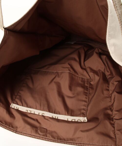 ACCOMMODE（アコモデ）の「バイカラーリバーシブルトートバッグ（トートバッグ・レディース・オレンジ/ライトグリーン/マスタード/アイボリー・FREE）」の8枚目の写真
