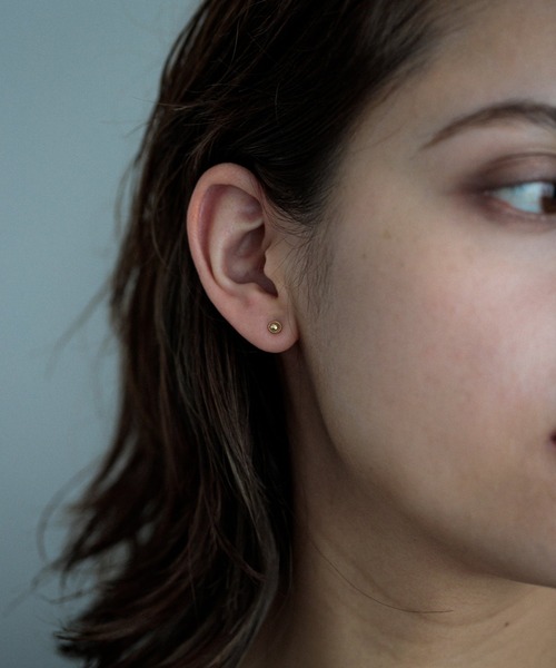 PAS TIERRA（パティエラ）の「[Ray] K10ミルピアス(片耳用)（ピアス（片耳用）・レディース・イエローゴールド・FREE）」の2枚目の写真