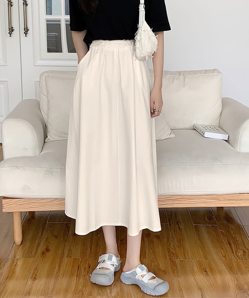 me+em select（ミームセレクト）の「★【 5COLOR 】センター切替ギャザーフレアロングスカート（スカート・レディース・ホワイト/ライトブルー/ブラック/ベージュ/ブルー・FREE）」の4枚目の写真