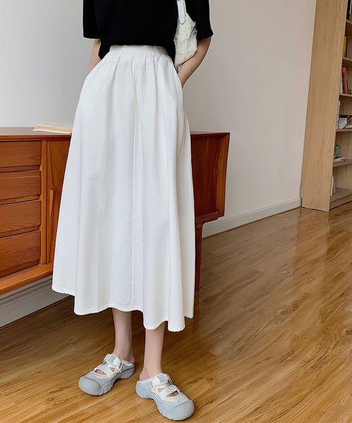 me+em select（ミームセレクト）の「★【 5COLOR 】センター切替ギャザーフレアロングスカート（スカート・レディース・ホワイト/ライトブルー/ブラック/ベージュ/ブルー・FREE）」の2枚目の写真