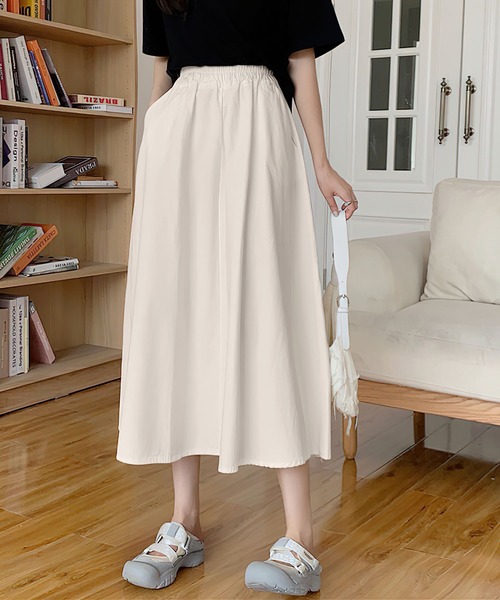 me+em select（ミームセレクト）の「★【 5COLOR 】センター切替ギャザーフレアロングスカート（スカート・レディース・ホワイト/ライトブルー/ブラック/ベージュ/ブルー・FREE）」の14枚目の写真