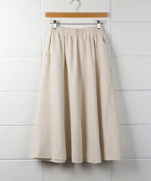 me+em select（ミームセレクト）の「★【 5COLOR 】センター切替ギャザーフレアロングスカート（スカート・レディース・ホワイト/ライトブルー/ブラック/ベージュ/ブルー・FREE）」の16枚目の写真