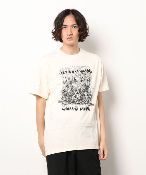 ANTI HERO(アンタイヒーロー)の「【ANTIHERO/アンタイヒーロー】(UN)S/S T-SHIRT(Tシャツ/カットソー・メンズ・ホワイト/アイボリー/チャコール・MEDIUM/X-LARGE/LARGE)」の3枚目の写真