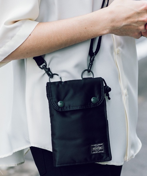 PORTER（ポーター）の「【PORTER】TANKER TRAVEL CASE（ショルダーバッグ・メンズ・シルバー/ブラック・FREE）」の3枚目の写真