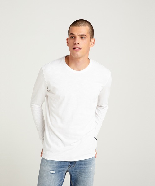 SISLEY(シスレー)の「ラウンドネック長袖Tシャツ・カットソー(Tシャツ/カットソー・メンズ・ブラック/スミクロ/ホワイト/ネイビー・X-LARGE/SMALL/LARGE/MEDIUM)」の2枚目の写真