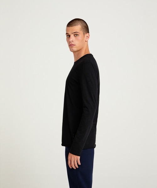 SISLEY(シスレー)の「ラウンドネック長袖Tシャツ・カットソー(Tシャツ/カットソー・メンズ・ブラック/スミクロ/ホワイト/ネイビー・X-LARGE/SMALL/LARGE/MEDIUM)」の12枚目の写真
