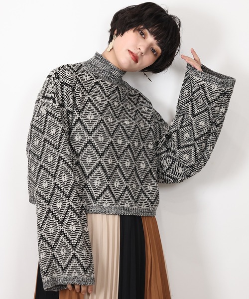 LOUISE ODIER(ルイーズオディール)の「ラーベン柄短丈ニットプルオーバー(ニット/セーター・レディース・ブラック/ライトグレー/ホワイト・MEDIUM)」の6枚目の写真