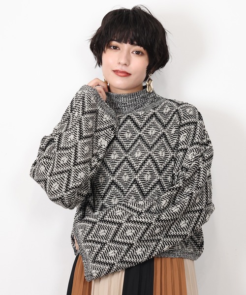 LOUISE ODIER(ルイーズオディール)の「ラーベン柄短丈ニットプルオーバー(ニット/セーター・レディース・ブラック/ライトグレー/ホワイト・MEDIUM)」の7枚目の写真