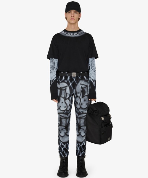GIVENCHY(ジバンシイ)の「タグエフェクト スパイダーウェブプリント スリムTシャツ(その他トップス・メンズ・ブラック・SMALL/MEDIUM/X-SMALL)」の3枚目の写真