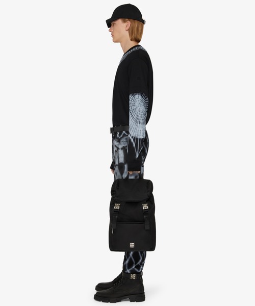 GIVENCHY(ジバンシイ)の「タグエフェクト スパイダーウェブプリント スリムTシャツ(その他トップス・メンズ・ブラック・SMALL/MEDIUM/X-SMALL)」の4枚目の写真