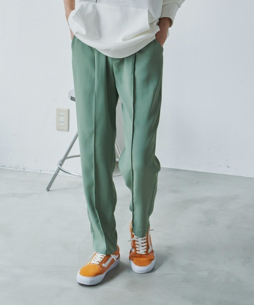 Auntie Rosa Holiday（アンティローザホリデー）の「カラーテーパードイージーパンツ（スラックス・レディース・パープル/イエロー/グリーン・SMALL/MEDIUM）」の11枚目の写真