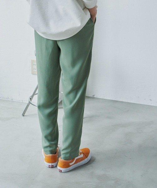 Auntie Rosa Holiday（アンティローザホリデー）の「カラーテーパードイージーパンツ（スラックス・レディース・パープル/イエロー/グリーン・SMALL/MEDIUM）」の13枚目の写真