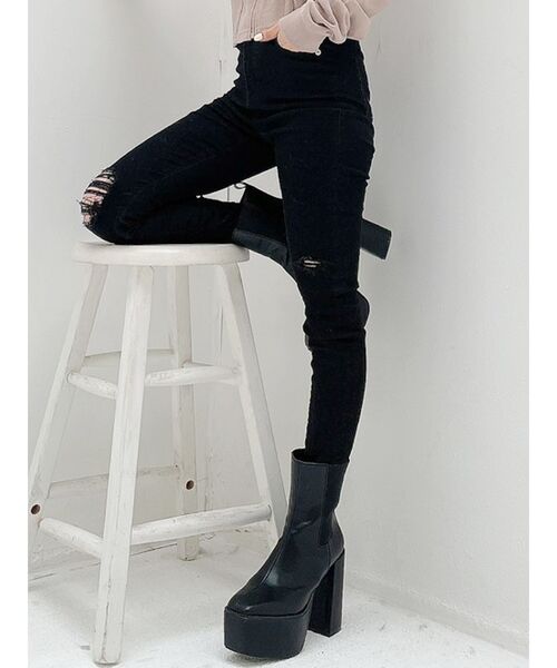 GYDA（ジェイダ）の「ハイウエストカラーダメージスキニーパンツ（その他パンツ・レディース・アイボリー/ブラック・X-SMALL/SMALL/MEDIUM）」の2枚目の写真