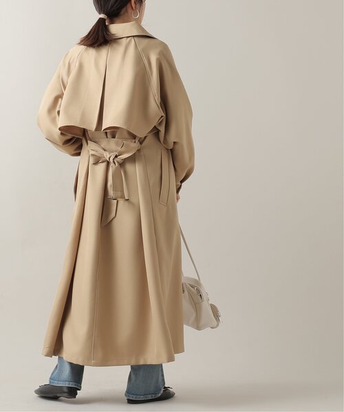 frames RAY CASSIN(フレームスレイカズン)の「2WAYカラーボリュームスリーブコート(ステンカラーコート・レディース・ベージュ/グレイッシュベージュ・FREE)」の5枚目の写真