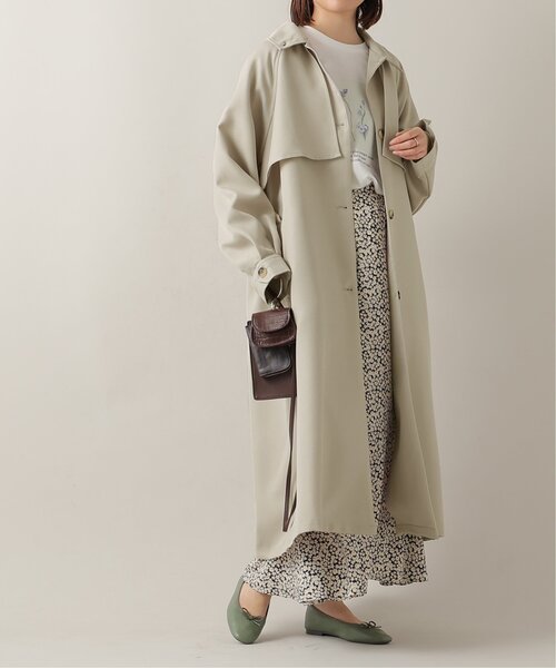 frames RAY CASSIN(フレームスレイカズン)の「2WAYカラーボリュームスリーブコート(ステンカラーコート・レディース・ベージュ/グレイッシュベージュ・FREE)」の6枚目の写真