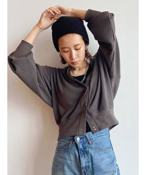 Ungrid（アングリッド）の「ショートカットルーズカーデ ( クルーネックカーディガン )（カーディガン/ボレロ・レディース・チャコールグレー/アイボリー/グリーン系その他・FREE）」の5枚目の写真