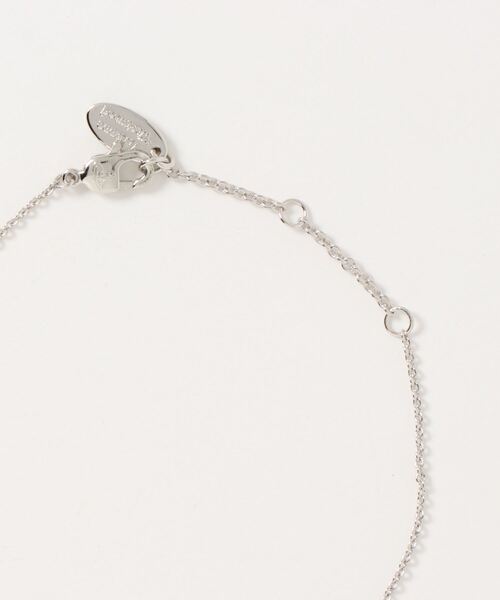 Vivienne Westwood(ヴィヴィアンウエストウッド)の「63020095/REINA PENDANT-SMV(ネックレス・レディース・シルバー/ゴールド/ピンク・FREE)」の4枚目の写真