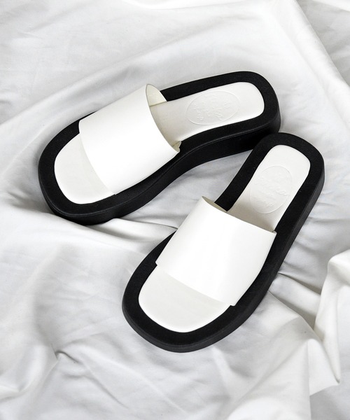 sango（sango）の「ボリュームアウトソールサンダル（サンダル・レディース・ベージュ/ブラック/シルバー/ホワイト・L/M/3L/SS/S/LL）」の5枚目の写真