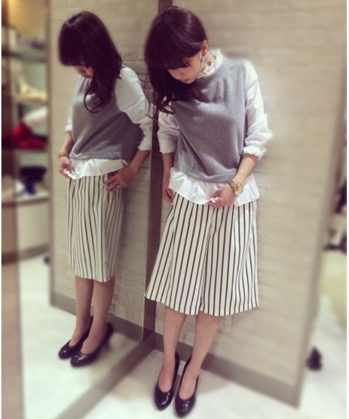 LIMITLESS LUXURY（リミットレスラグジュアリー）の「ストライプミディタケパンツ。（その他パンツ・レディース・ホワイト/ネイビー・38/36）」の2枚目の写真