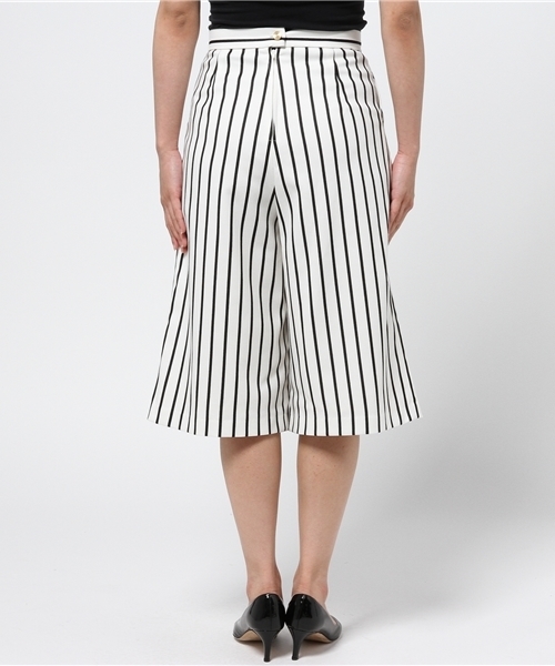 LIMITLESS LUXURY（リミットレスラグジュアリー）の「ストライプミディタケパンツ。（その他パンツ・レディース・ホワイト/ネイビー・38/36）」の5枚目の写真