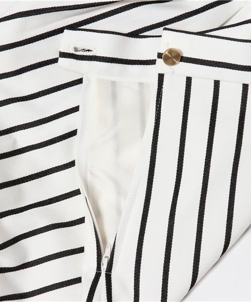 LIMITLESS LUXURY（リミットレスラグジュアリー）の「ストライプミディタケパンツ。（その他パンツ・レディース・ホワイト/ネイビー・38/36）」の10枚目の写真