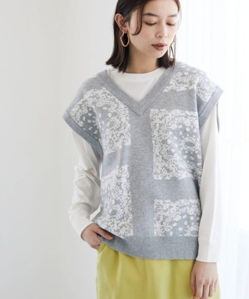 Furryrate(ファーリーレート)の「・furry rate ジャカードVネックベスト(ベスト・レディース・グレー/ブラック・FREE)」の2枚目の写真