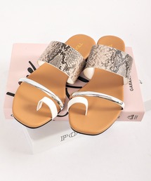 LibertyDoll（リバティードール）の「LibertyDoll 3連スリッパスクエアトゥトングサンダル（サンダル）」