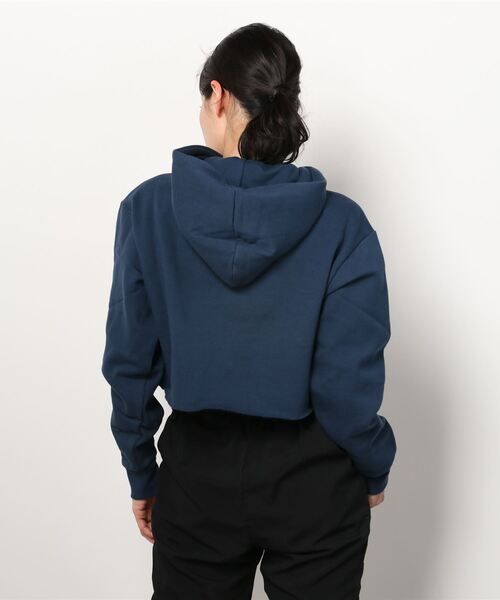 Guess（ゲス）の「GUESS Originals Cropped Hoodie（パーカー・レディース・ネイビー/レッド・SMALL/MEDIUM/X-SMALL）」の7枚目の写真